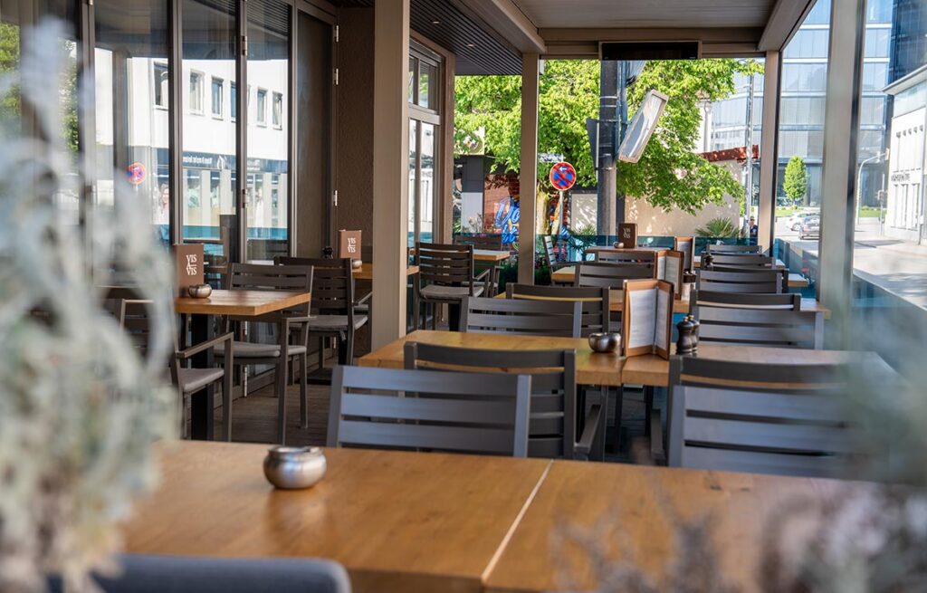 Vis a Vis Terrasse Bistro Deggendorf